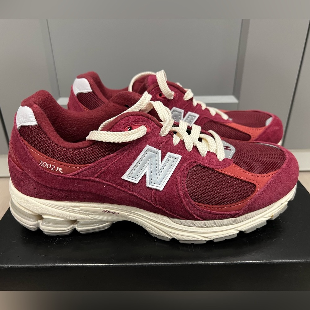 New Balance 2002R “Bordeaux”